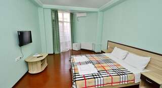 Гостиница Guest house Kaktus Витязево Двухместный номер с 1 кроватью и балконом-7