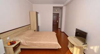 Гостиница Guest house Kaktus Витязево Двухместный номер с 1 кроватью и балконом-2
