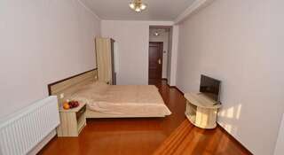 Гостиница Guest house Kaktus Витязево Двухместный номер с 1 кроватью и балконом-3